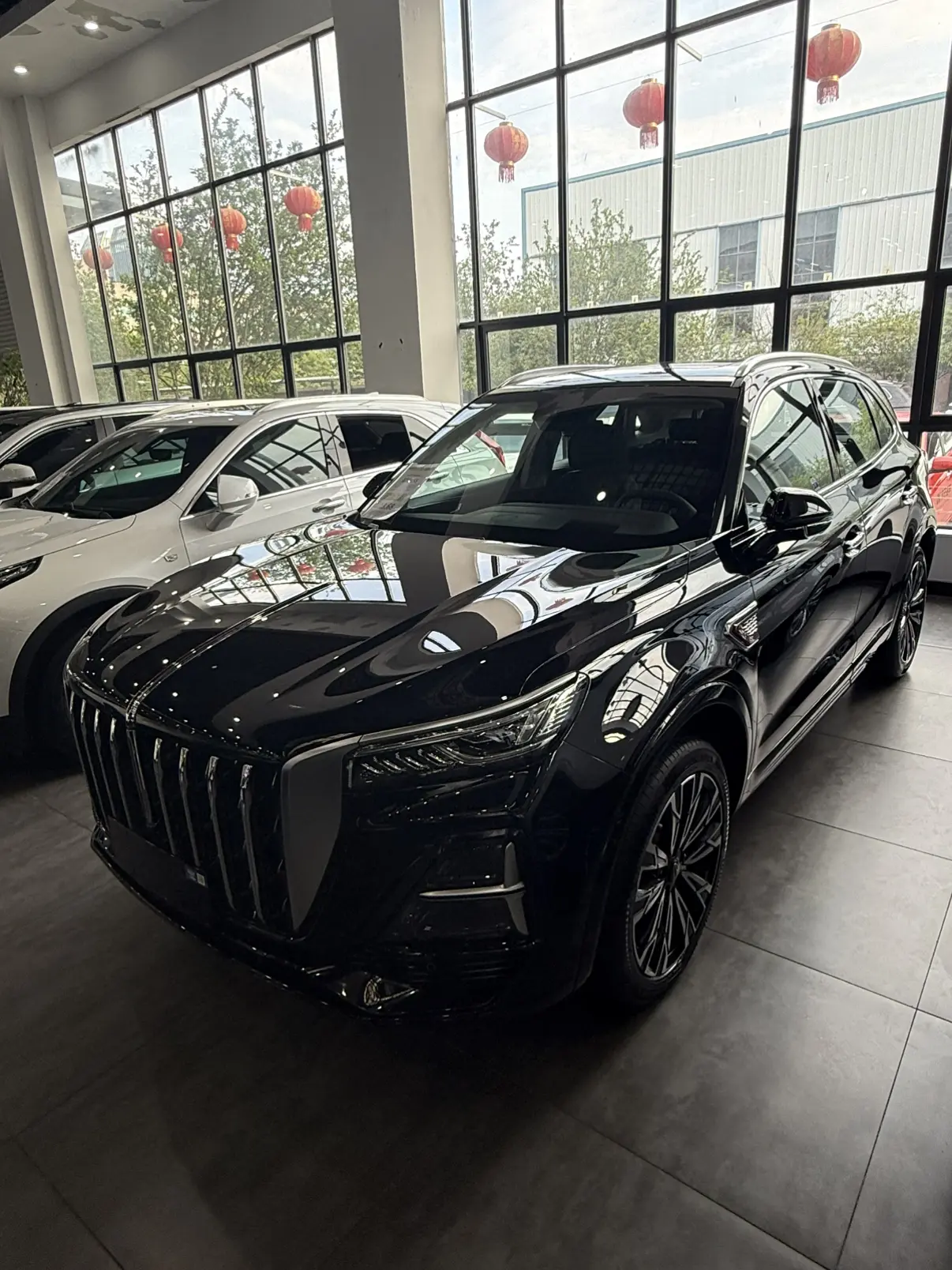 Hongqi HS5
