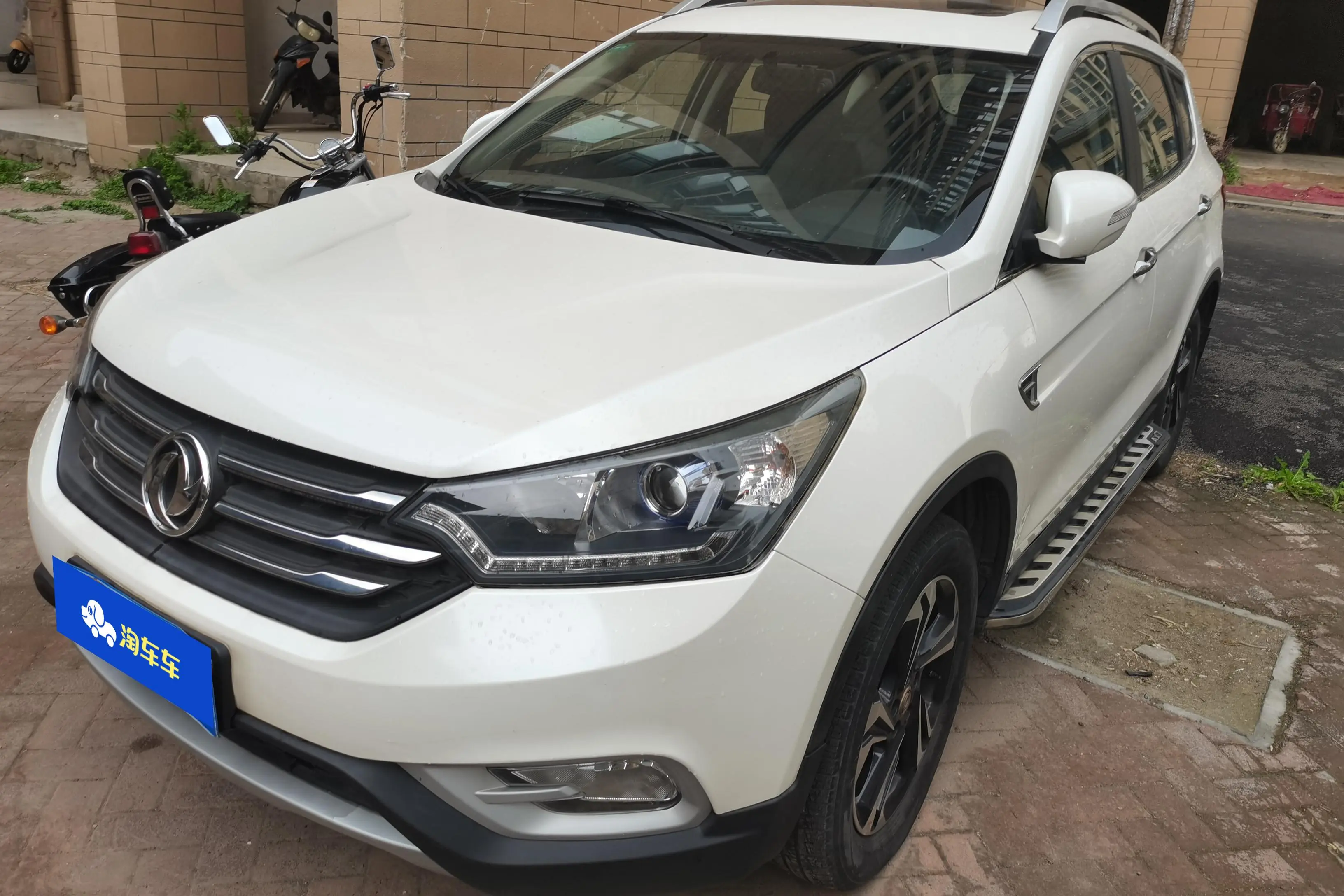 Dongfeng Fengshen AX7