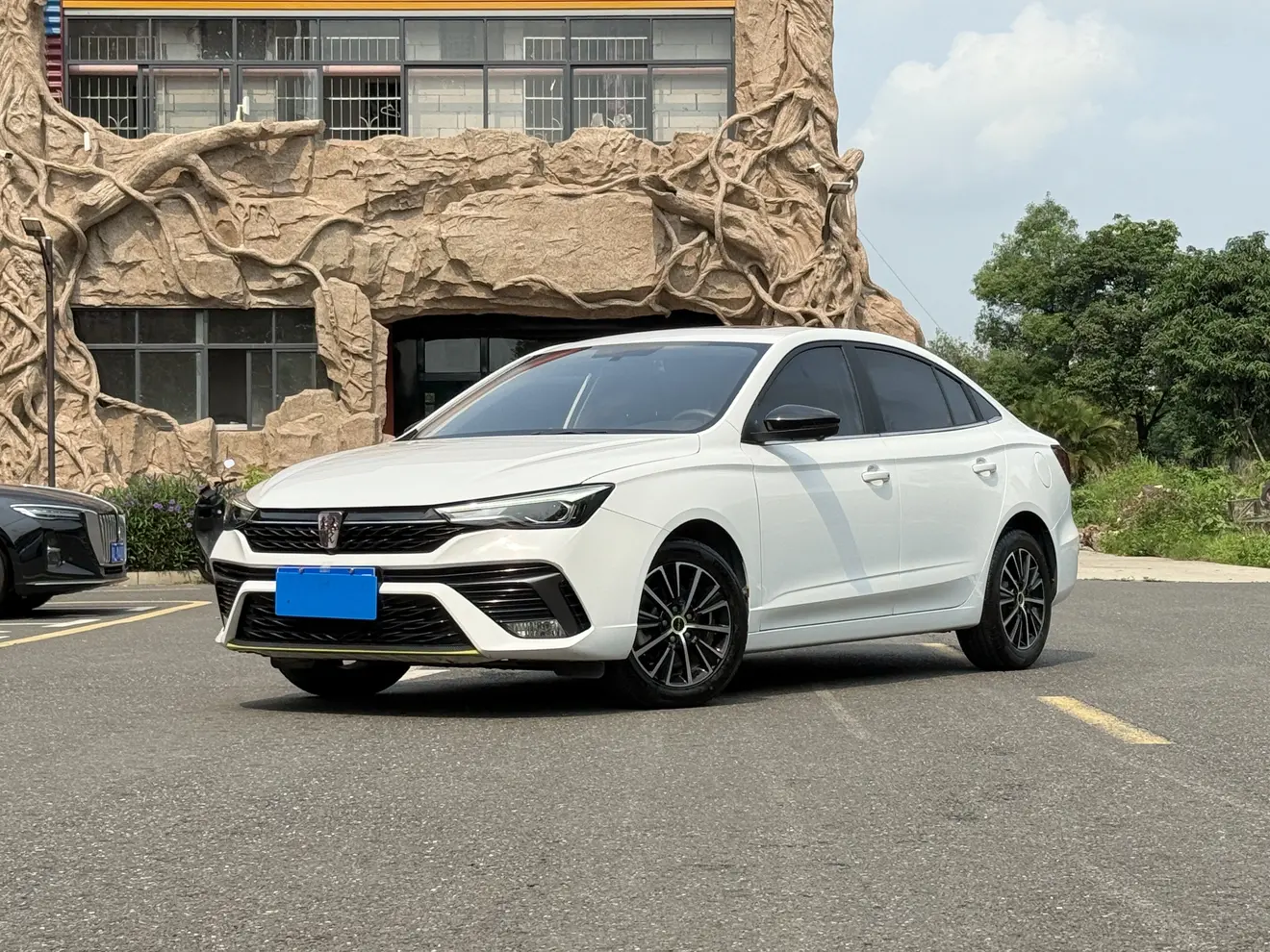 Roewe i5