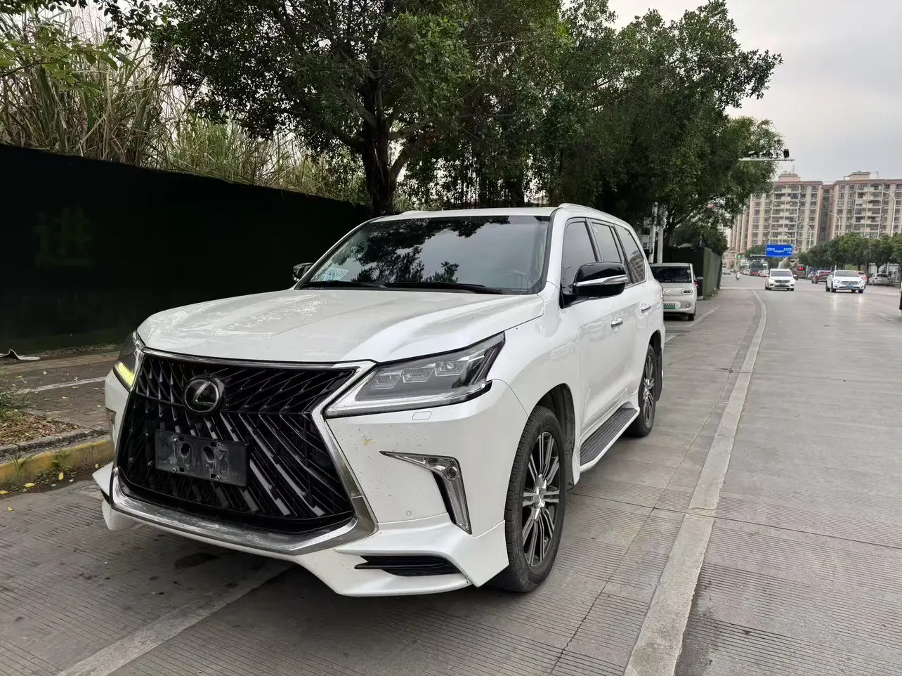 Lexus LX