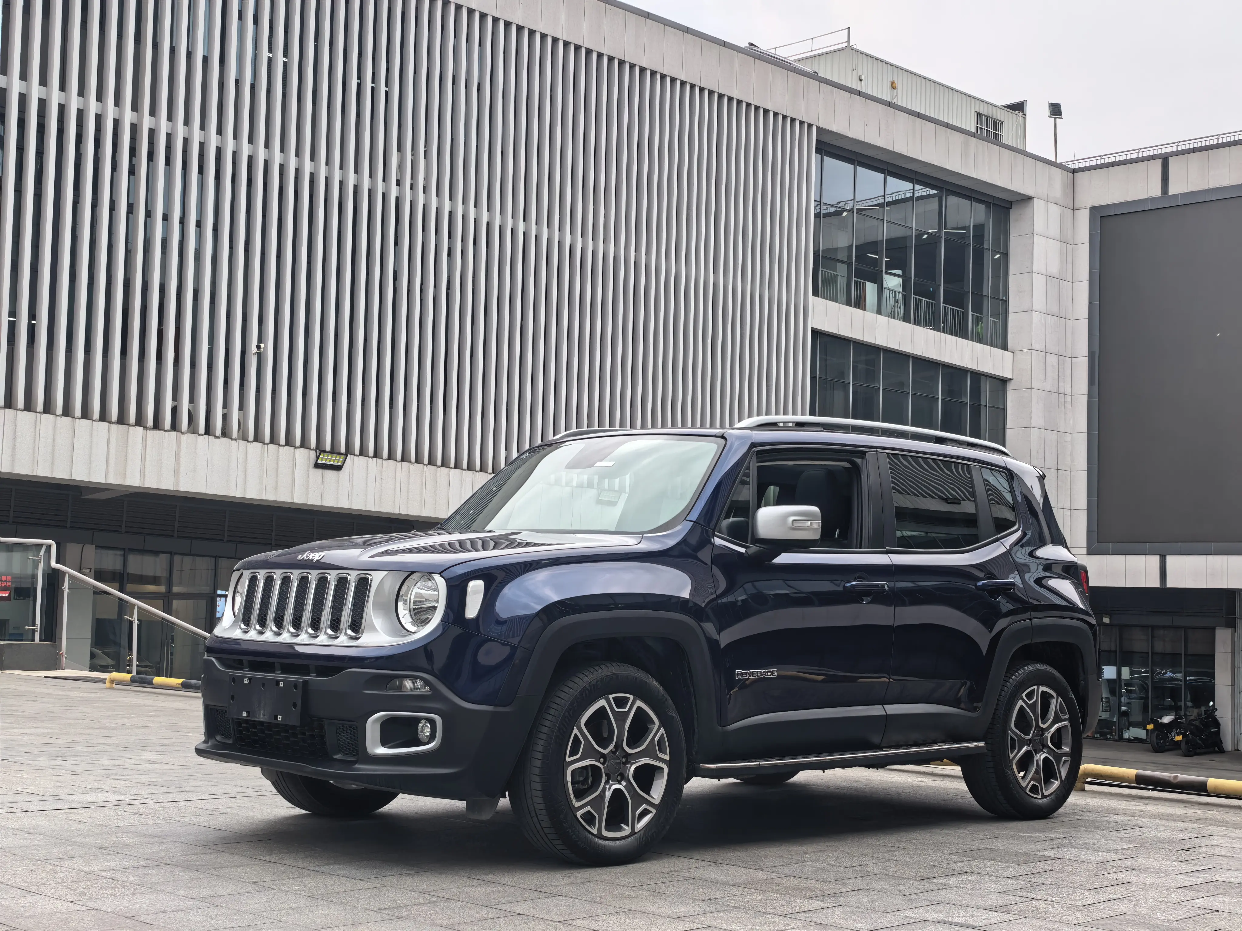 Jeep Freeman