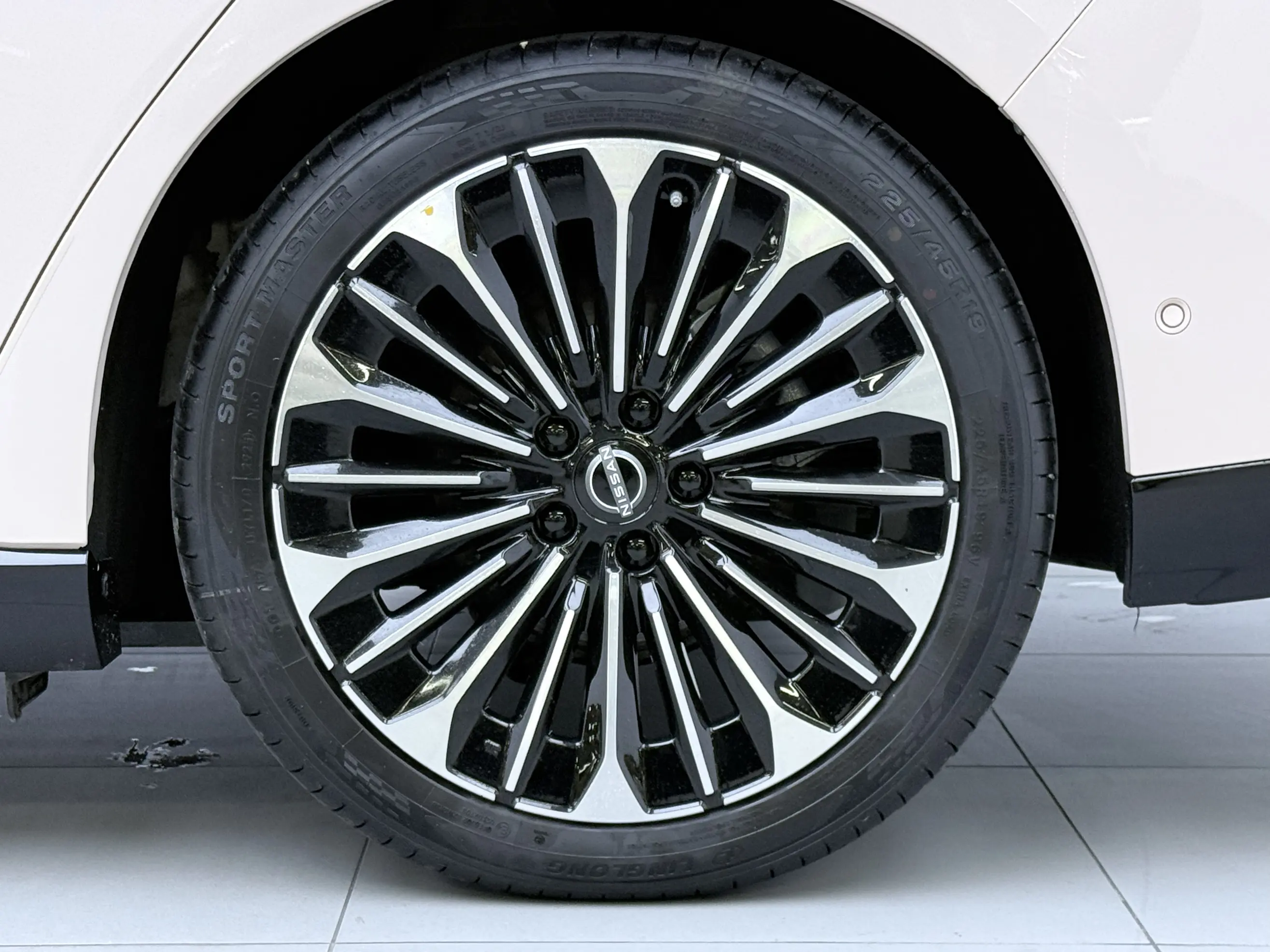 Nissan N7
