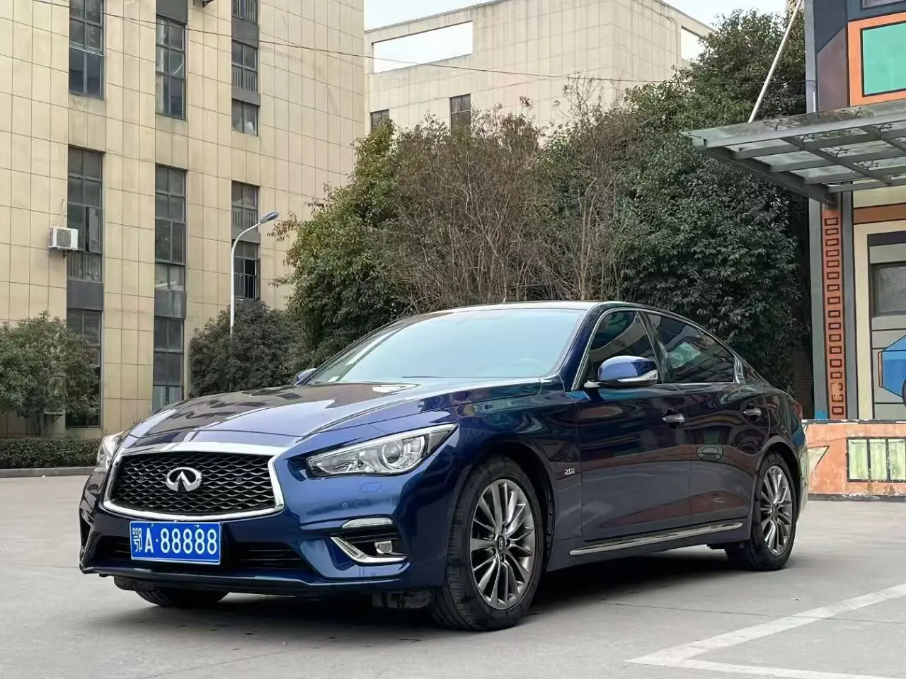 Infiniti Q50L