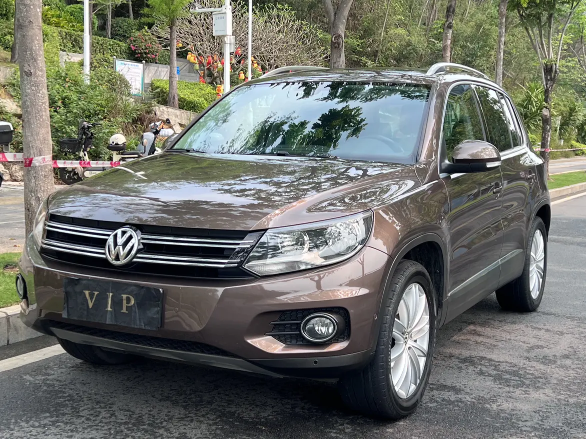 Volkswagen Tiguan (Tharu)