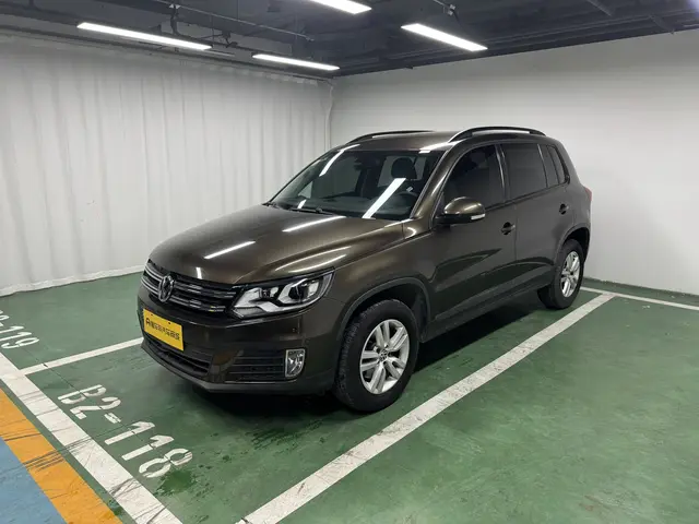 Volkswagen Tiguan (Tharu)