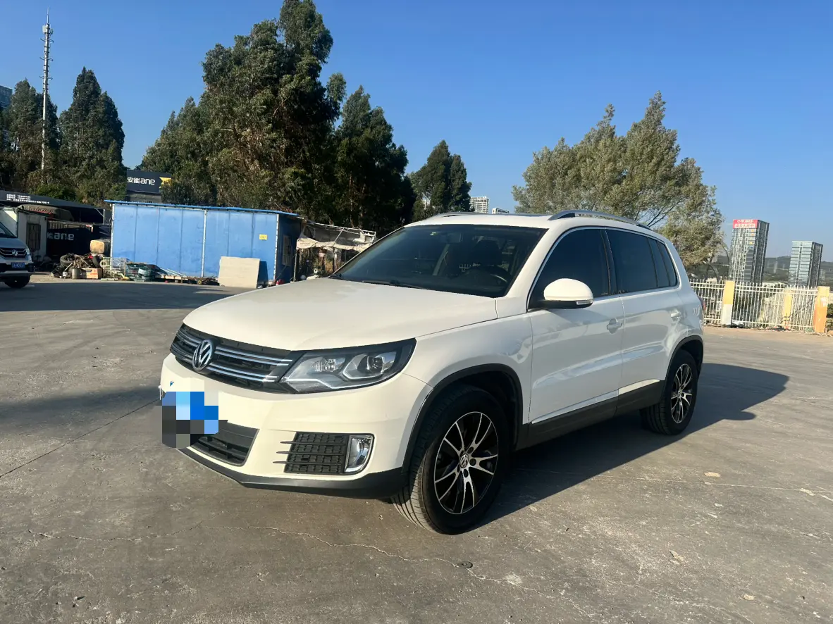 Volkswagen Tiguan (Tharu)