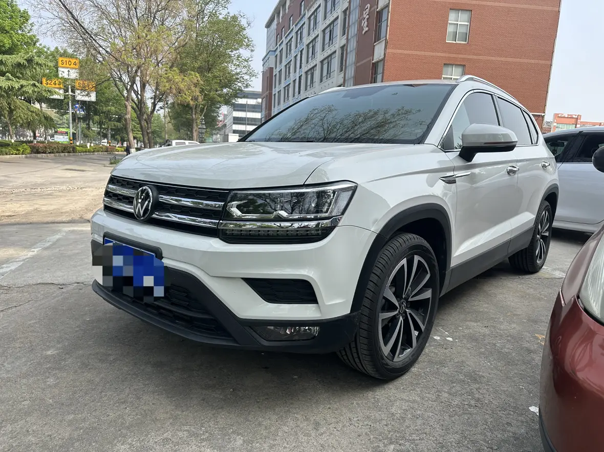 Volkswagen Tharu