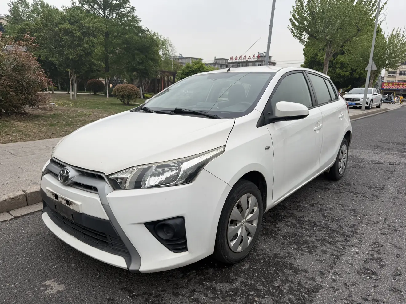 Toyota Yaris L