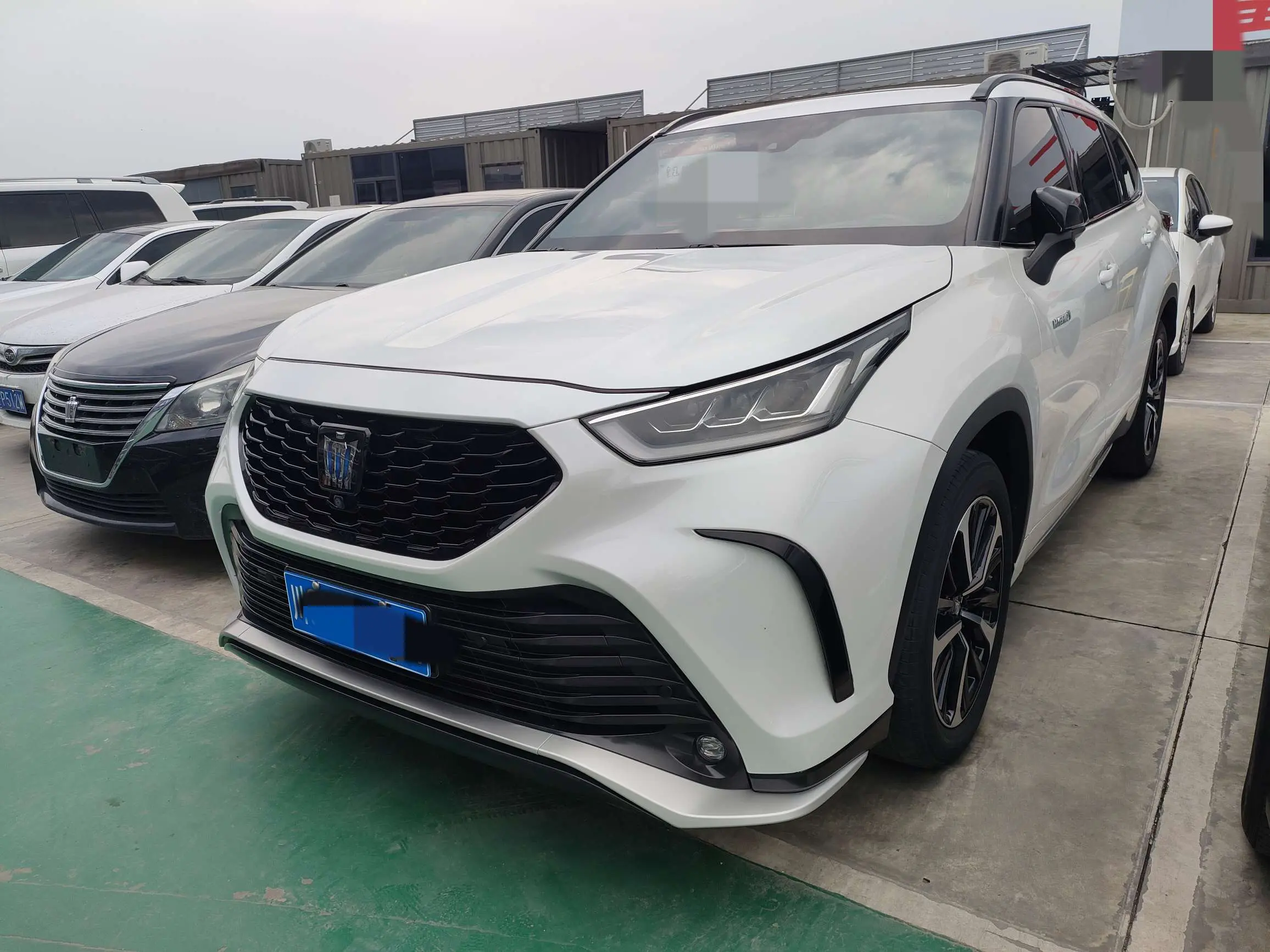 Toyota Crown Kluger