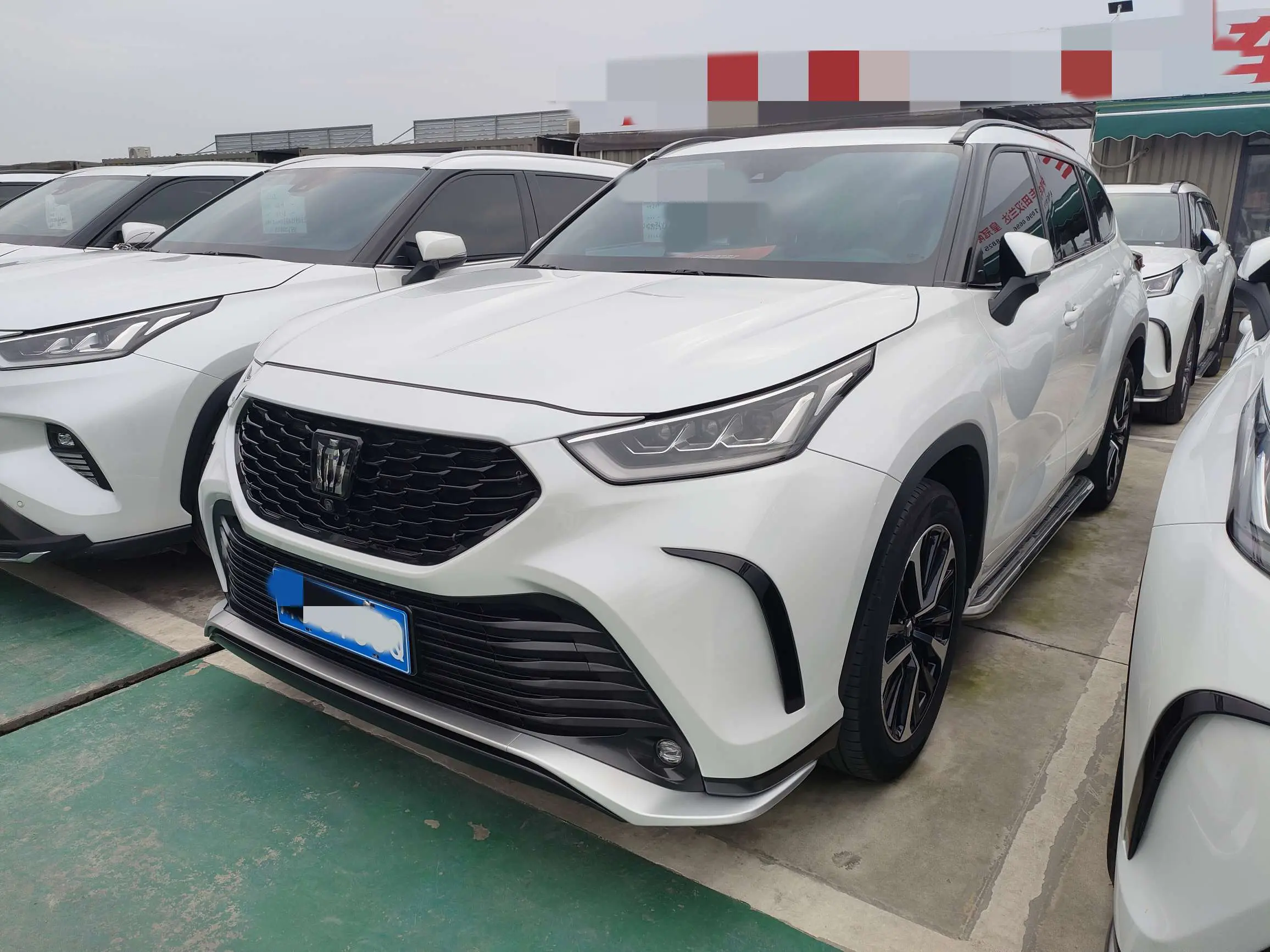 Toyota Crown Kluger