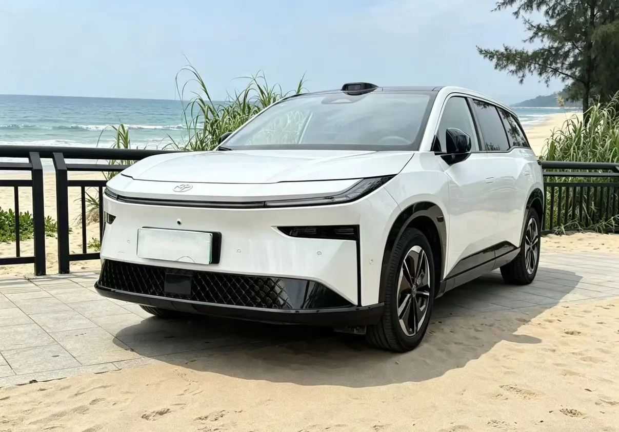 Toyota Bozhi 3X