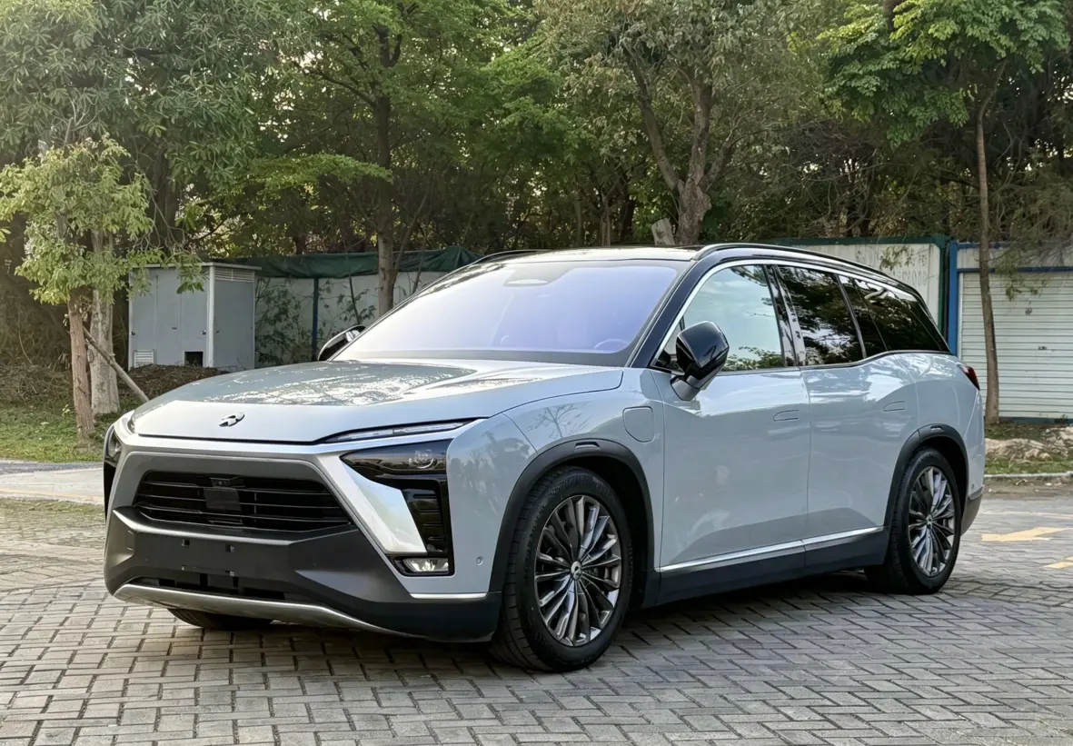 NIO ES8