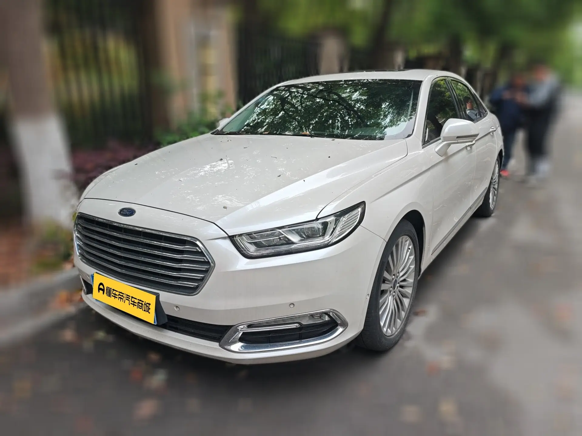 Ford Taurus