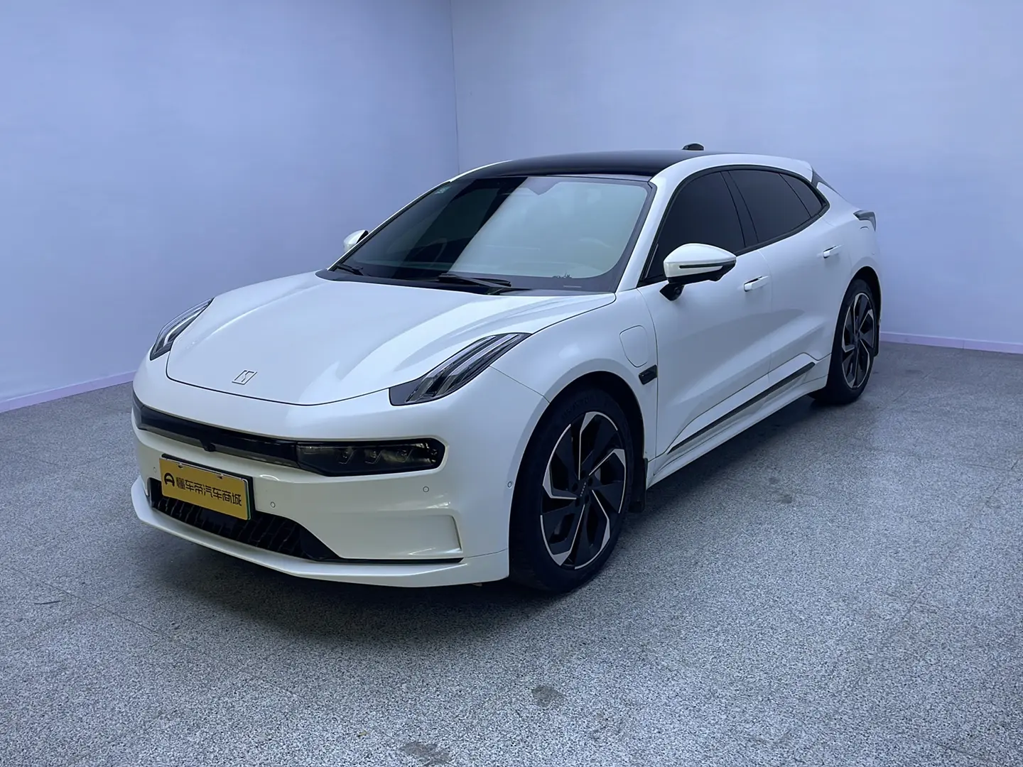 ZEEKR 001