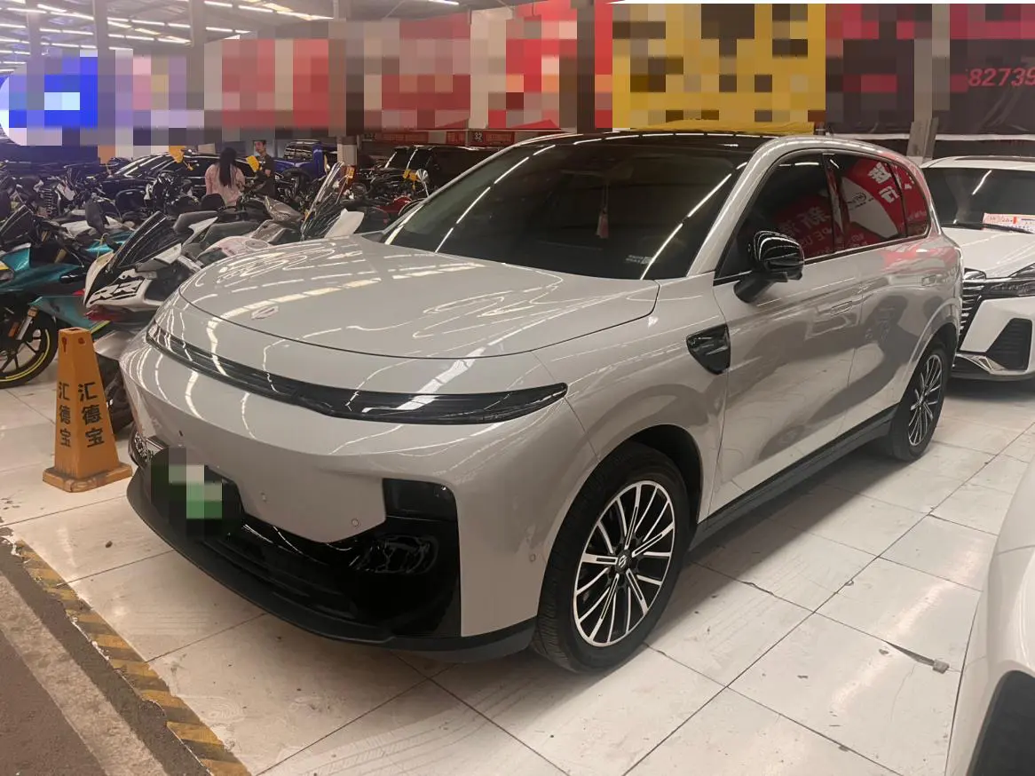 Leapmotor B10