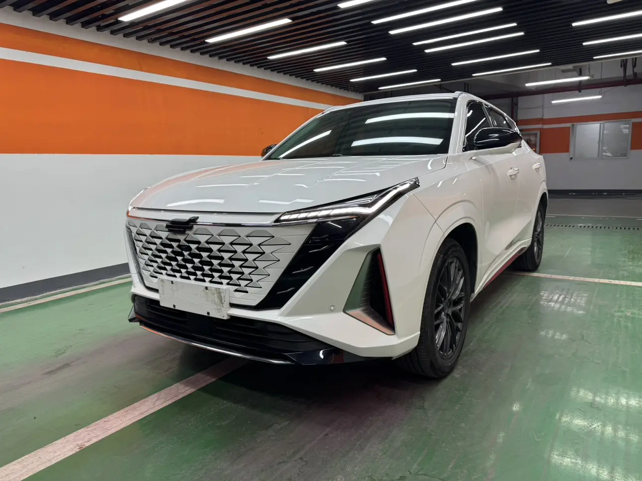 Oshan Changan Auchan Z6