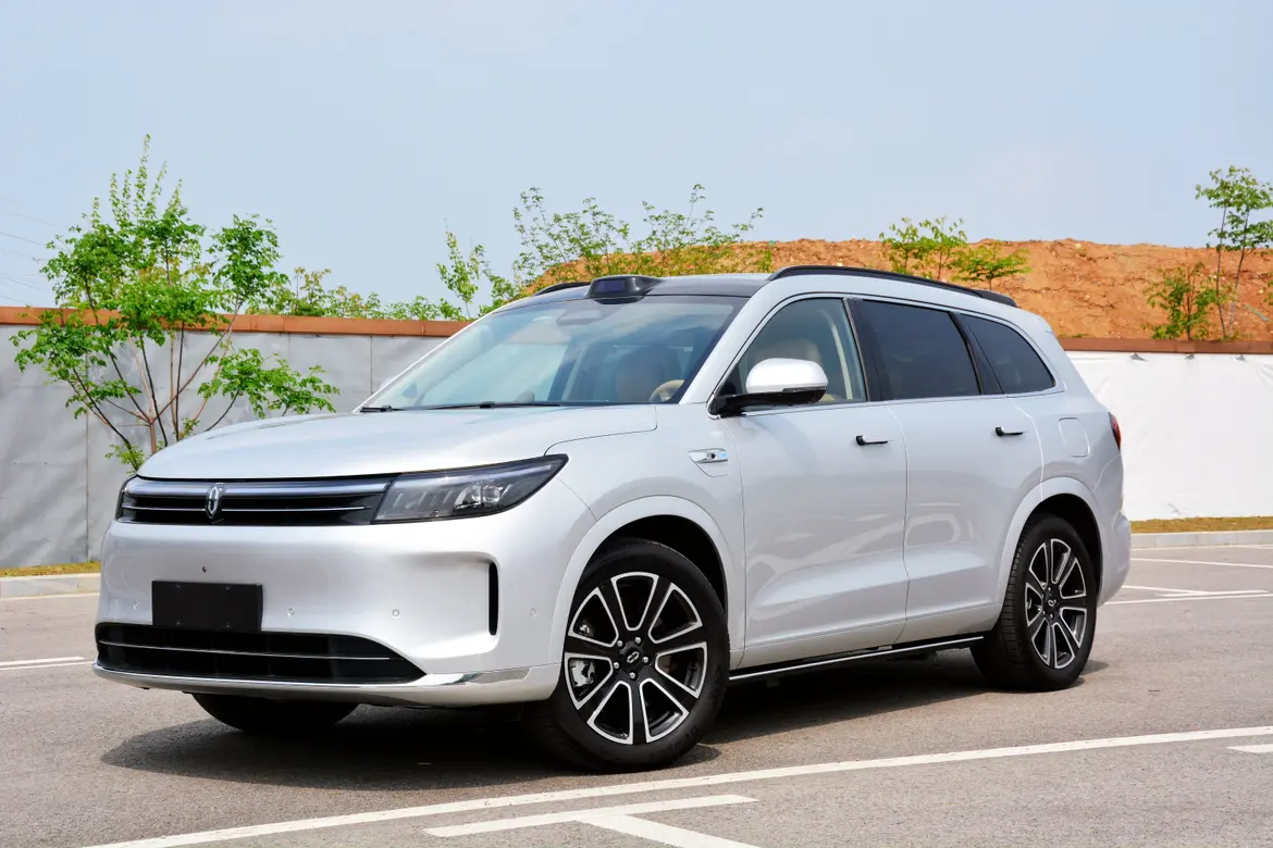AITO M7