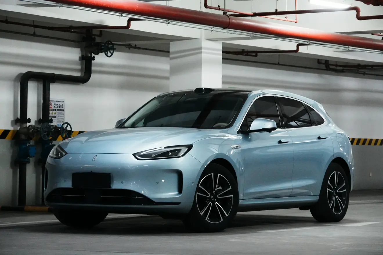 AITO M5