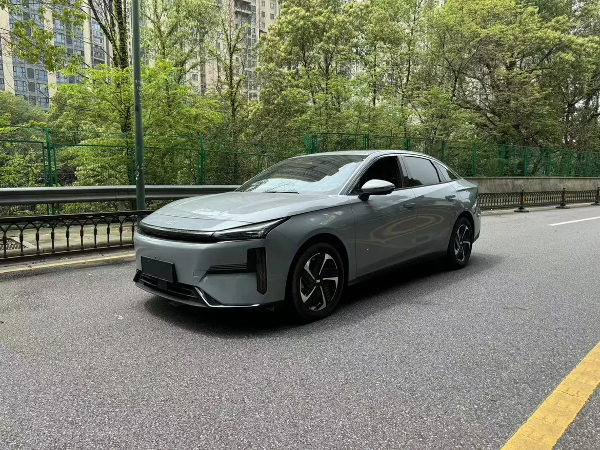 Geely Galaxy L6