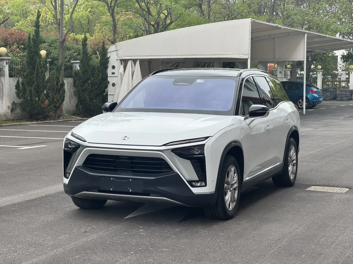 NIO ES8