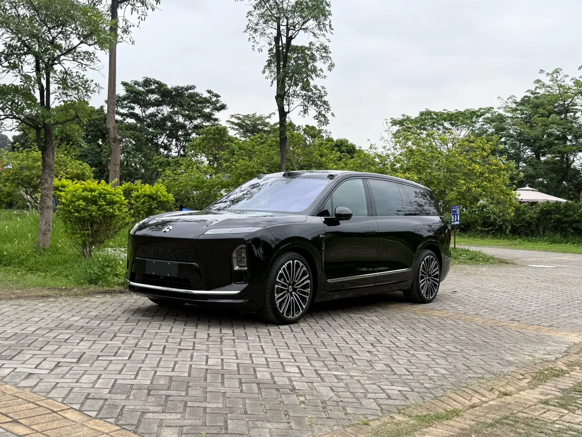 NIO ES8