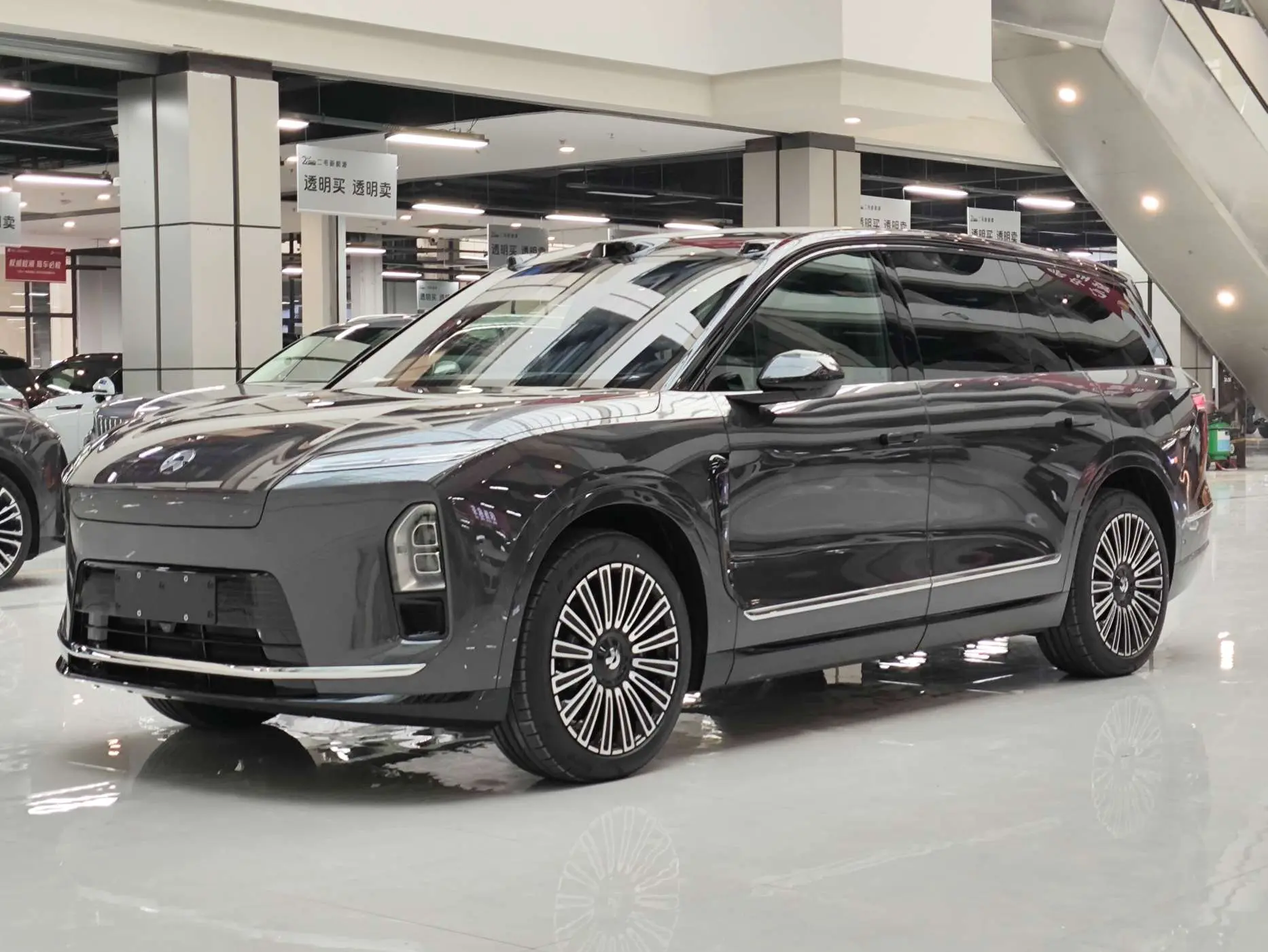 NIO ES8