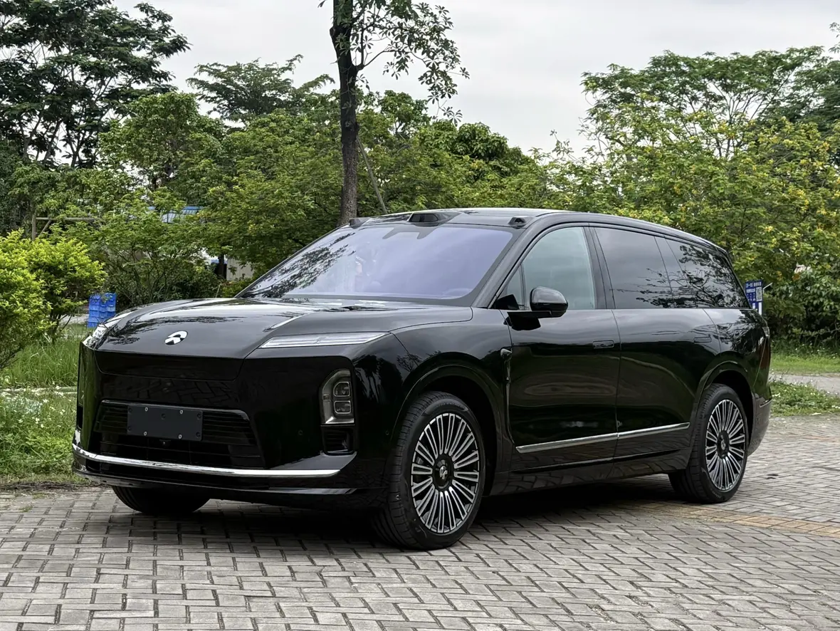 NIO ES8