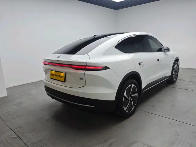 NIO ES6