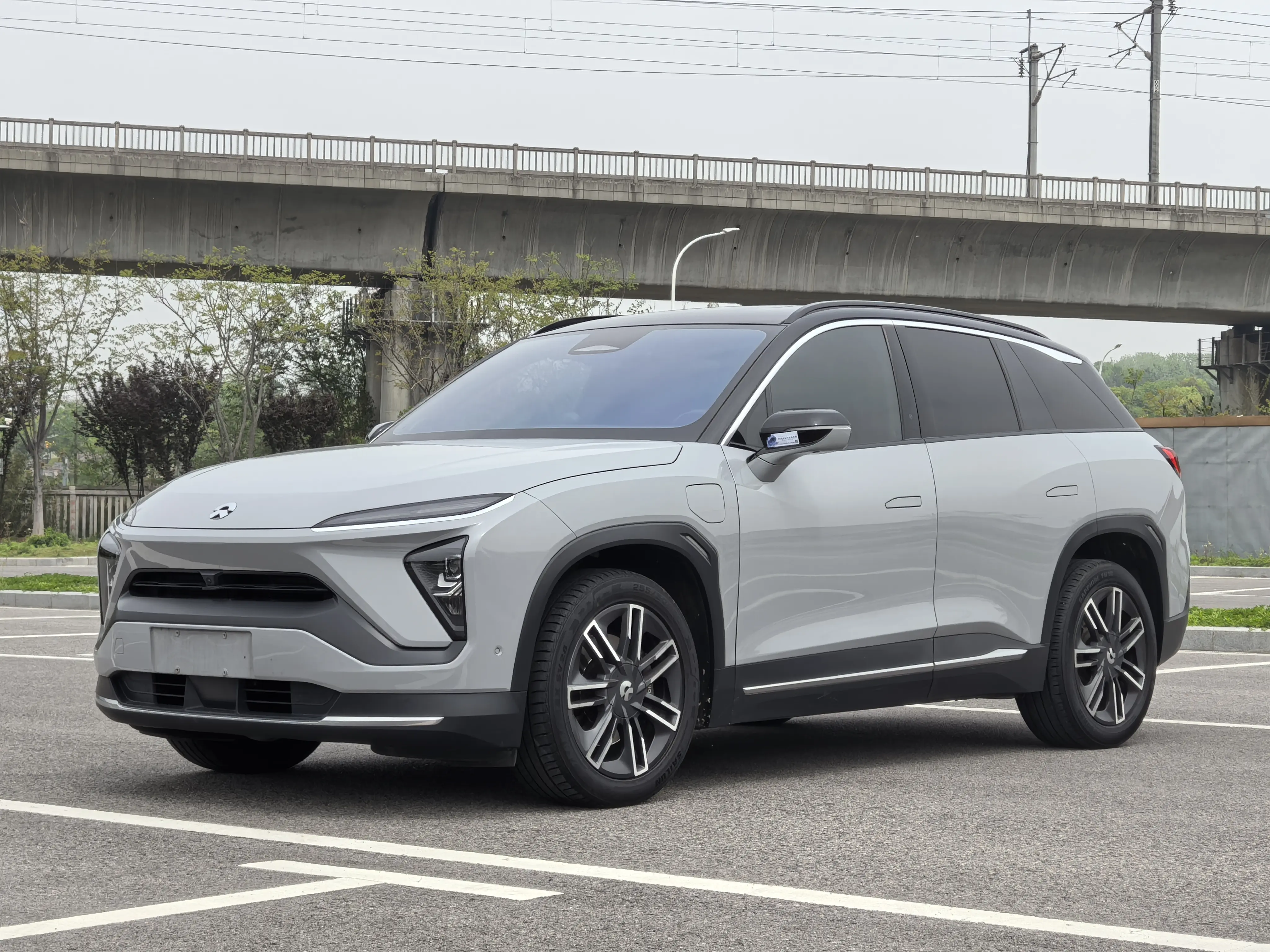 NIO ES6