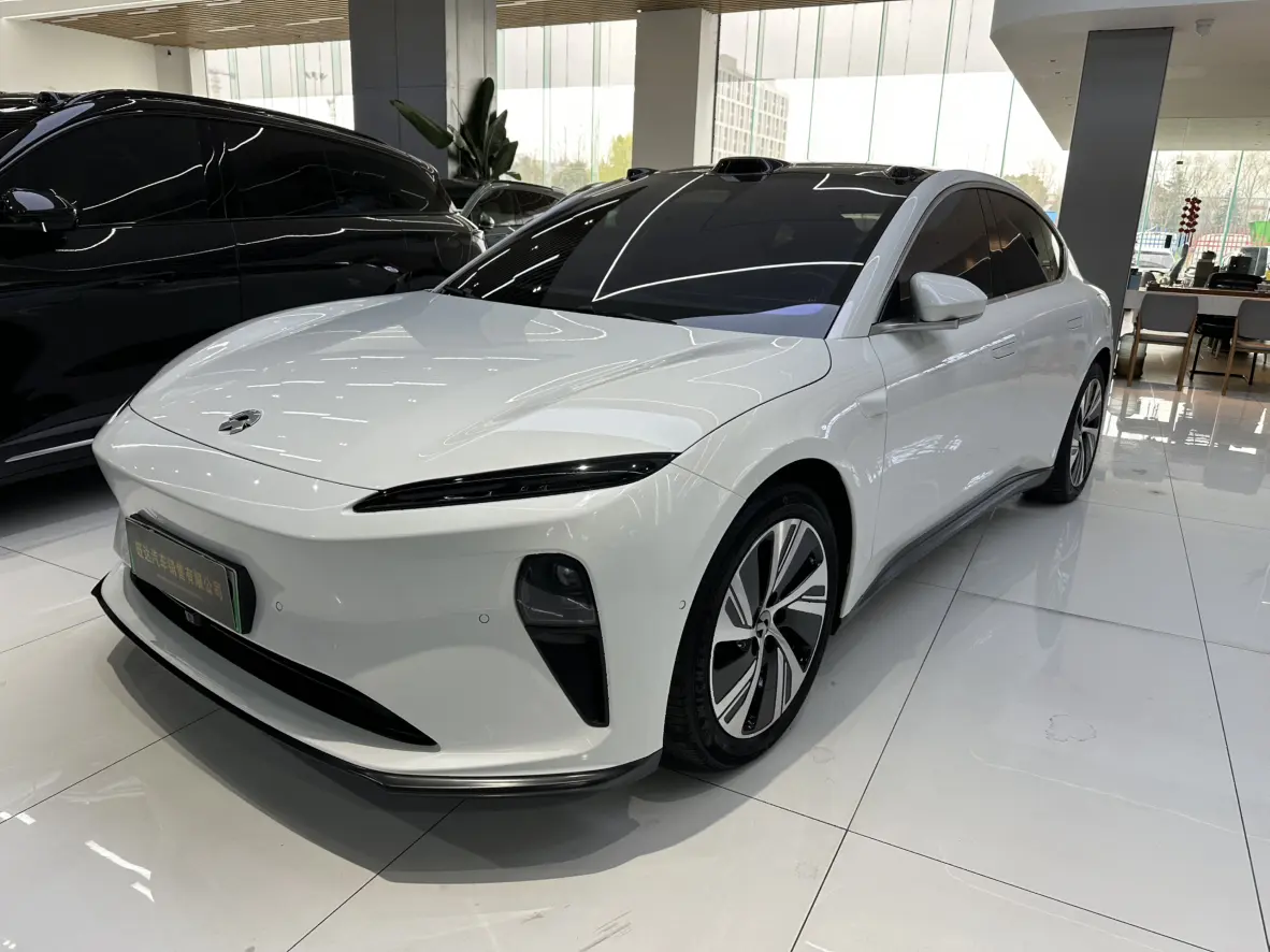 NIO ET5
