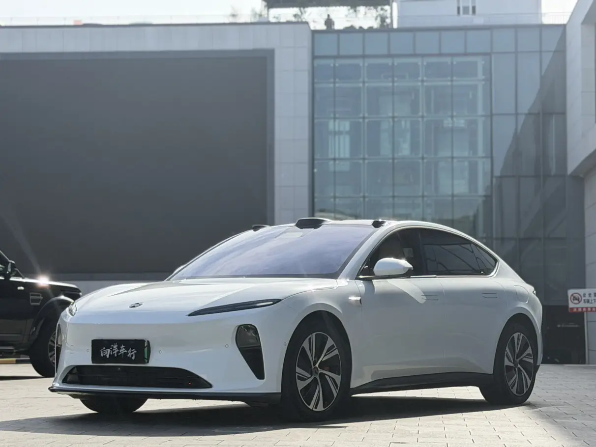 NIO ET5