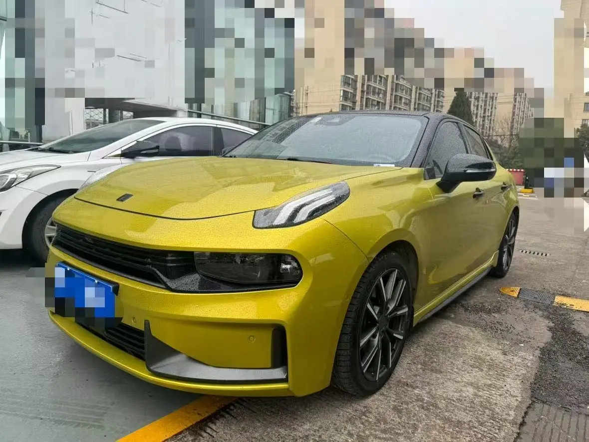 Lynk & Co 03