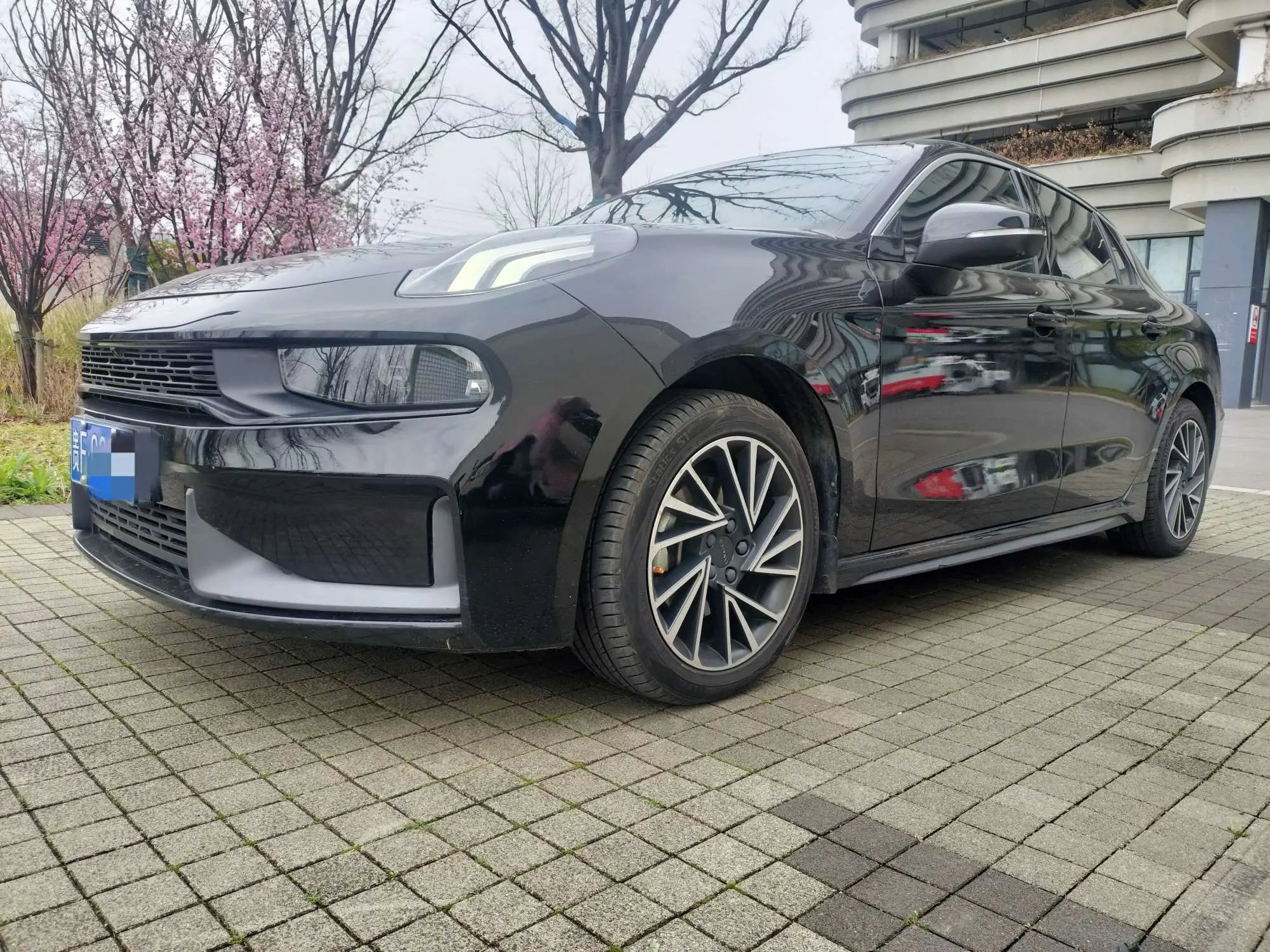 Lynk & Co 03