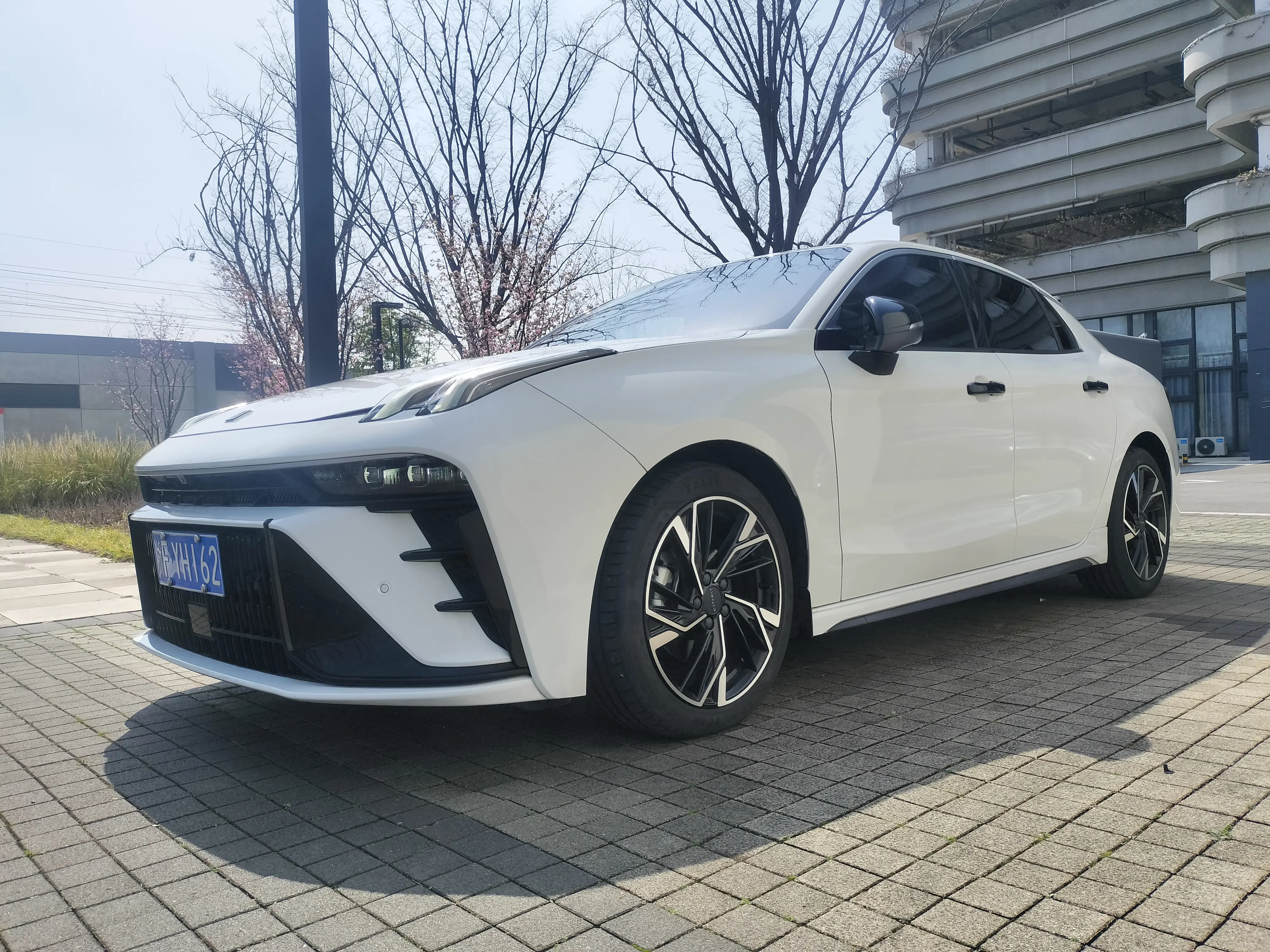 Lynk & Co 03