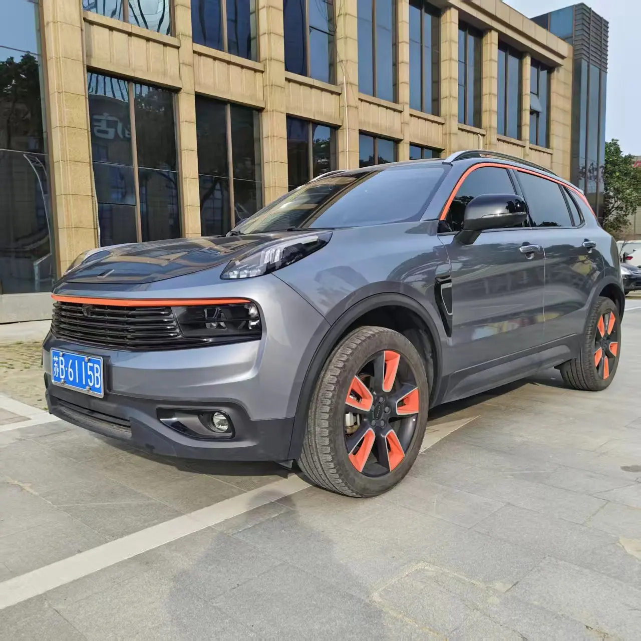 Lynk & Co 01