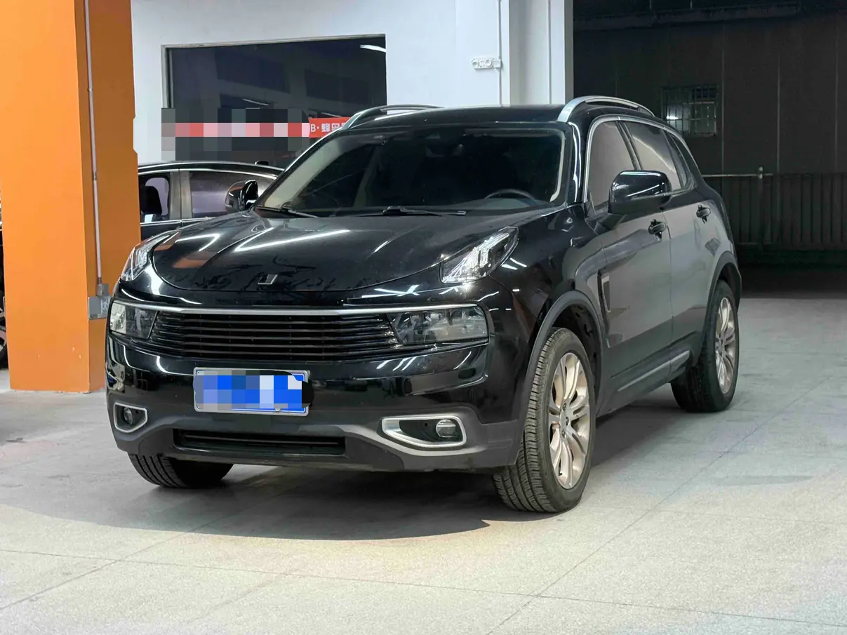 Lynk & Co 01