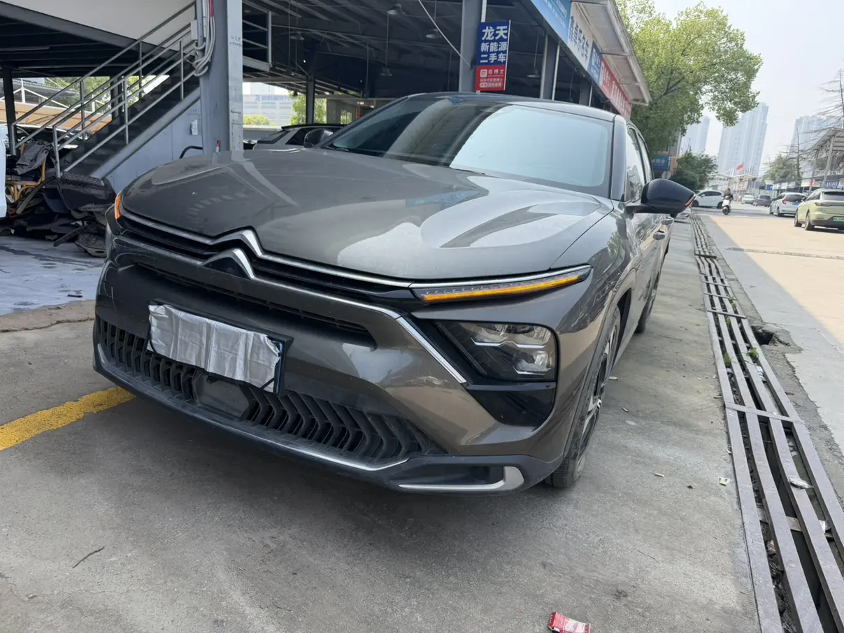 Citroën Versailles C5 X