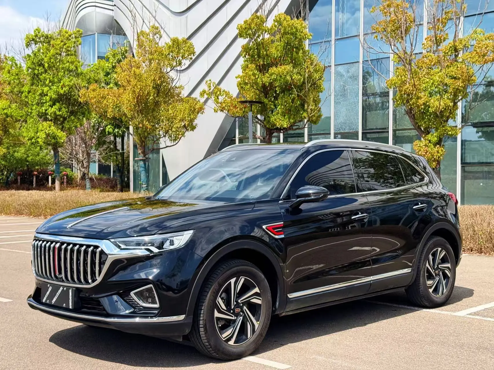 Hongqi HS5