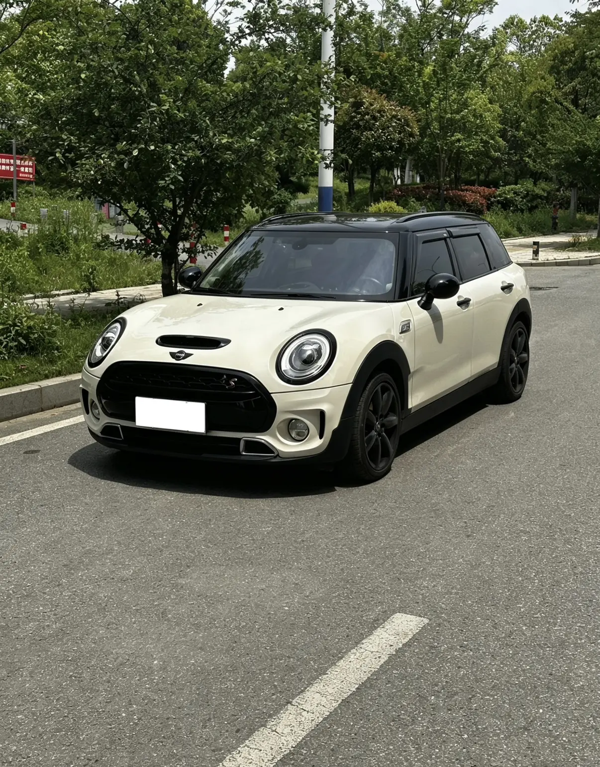 MINI CLUBMAN