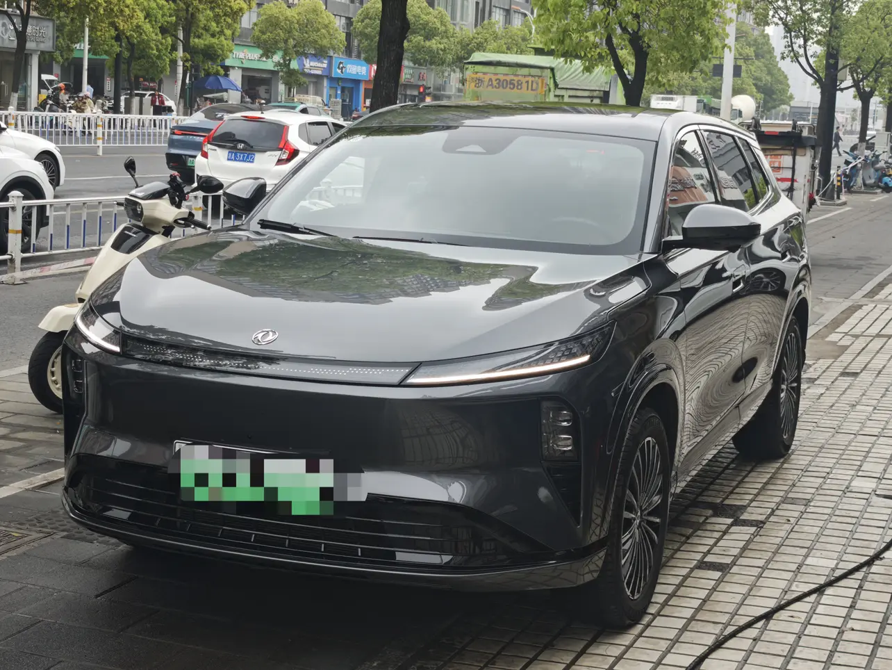 Dongfeng Fengshen L8 PHEV