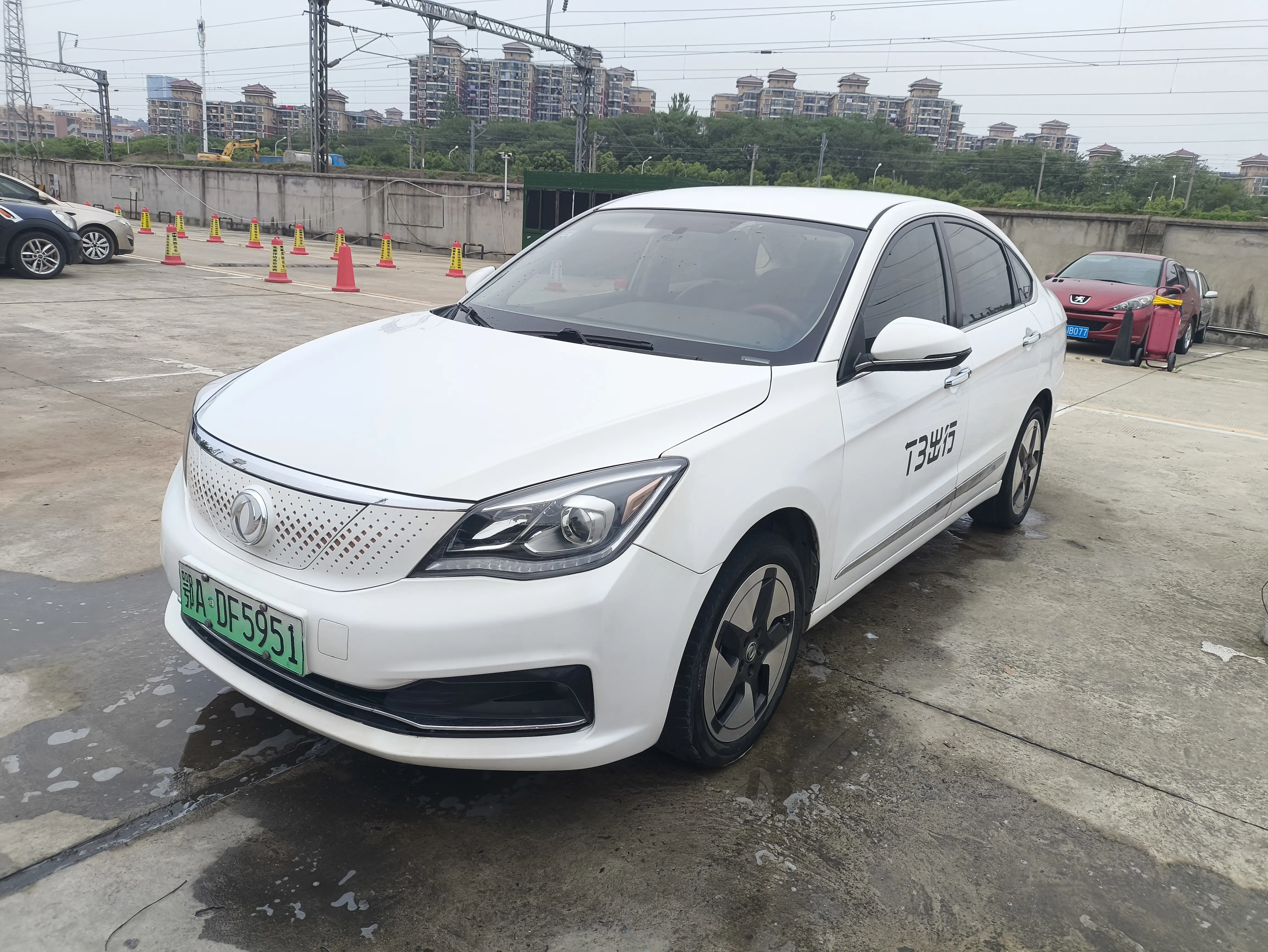 Dongfeng Fengshen E70