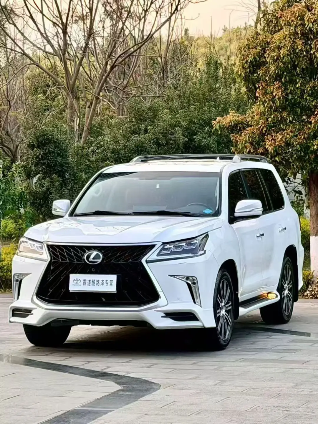 Lexus LX