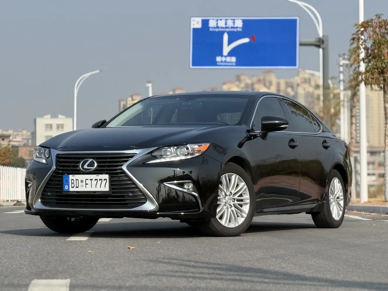 Lexus ES