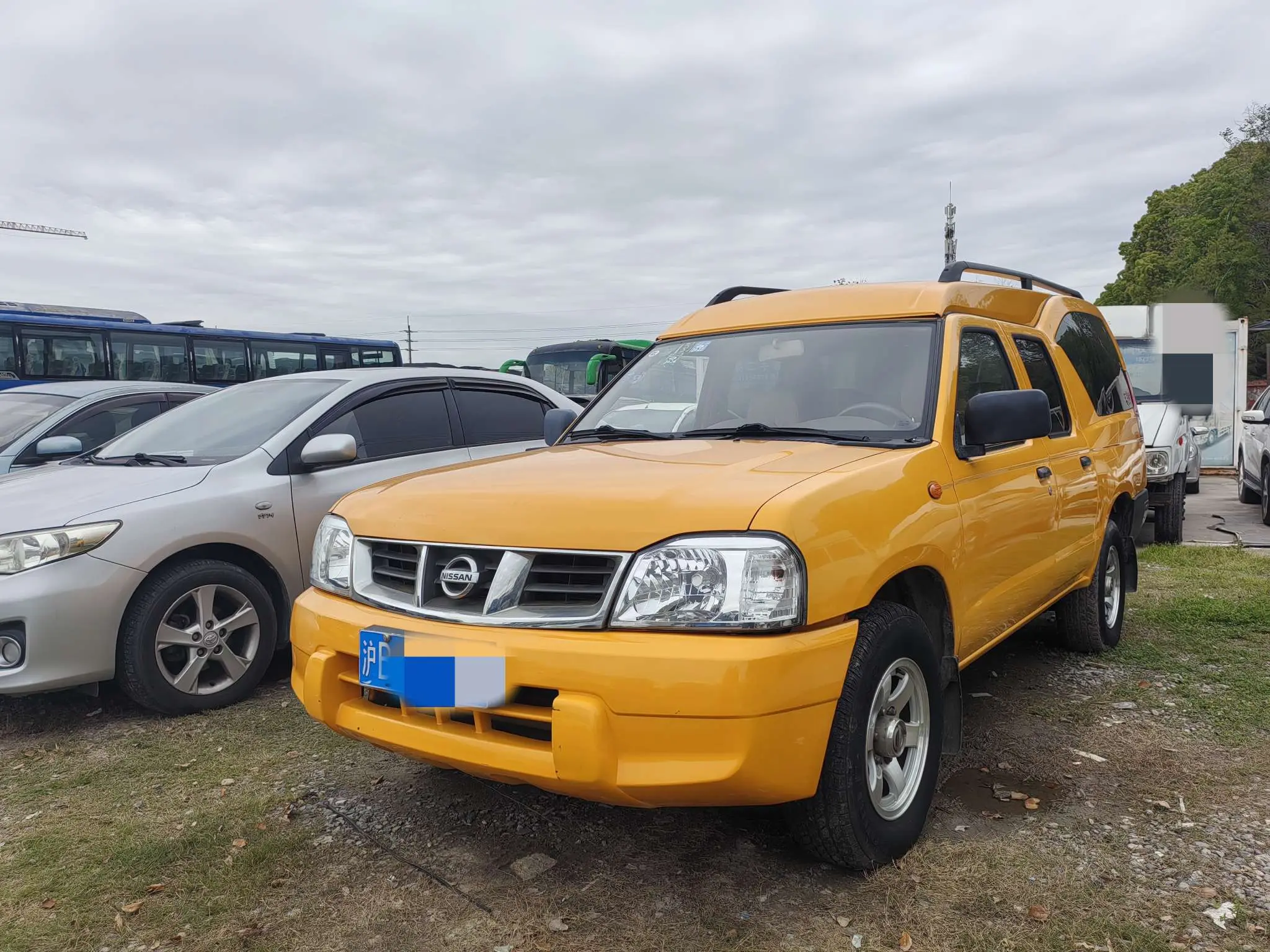 Nissan ZN van