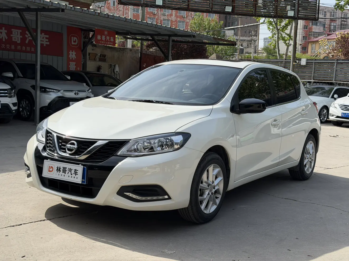 Nissan Tiida