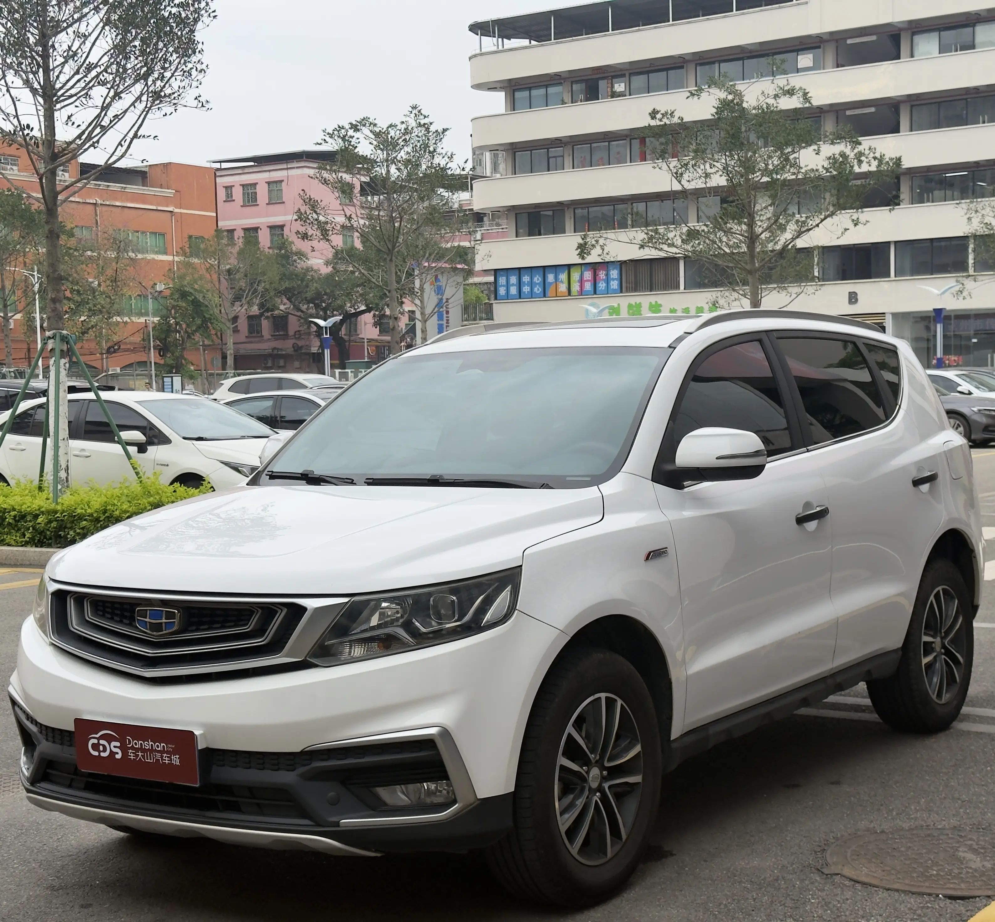 Geely Vision X6