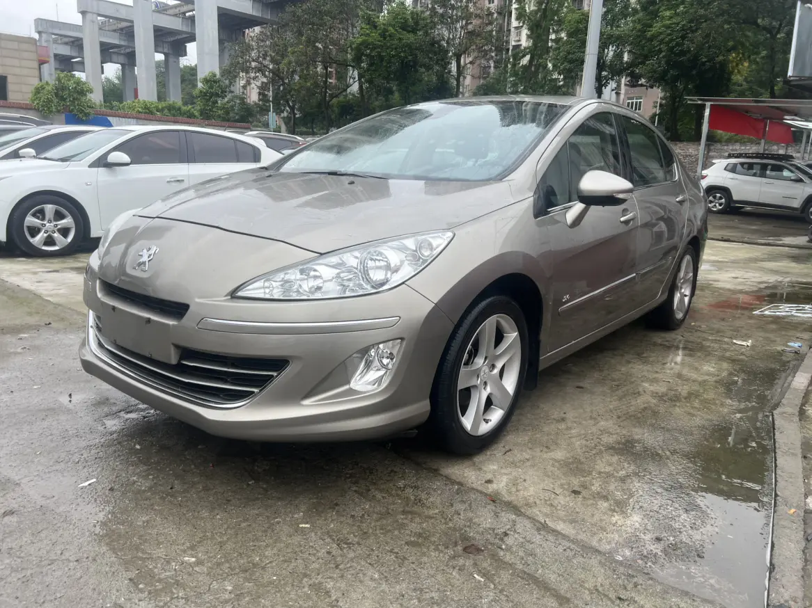 Peugeot 408