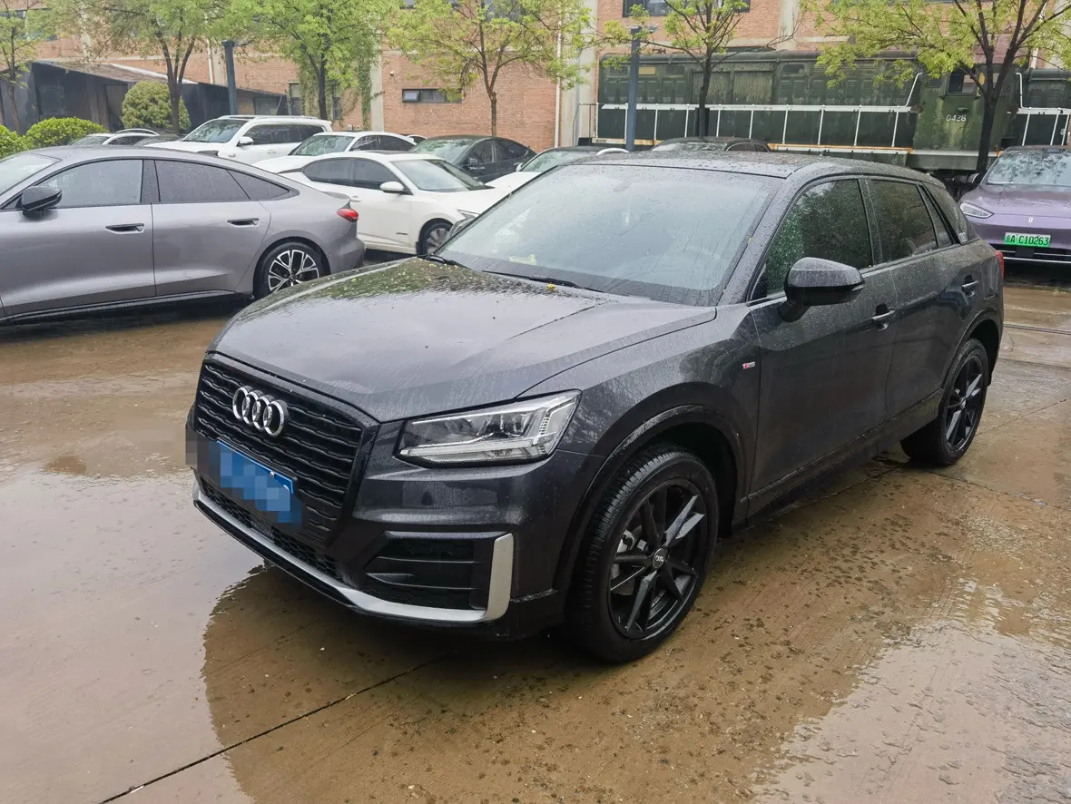 Audi Q2L