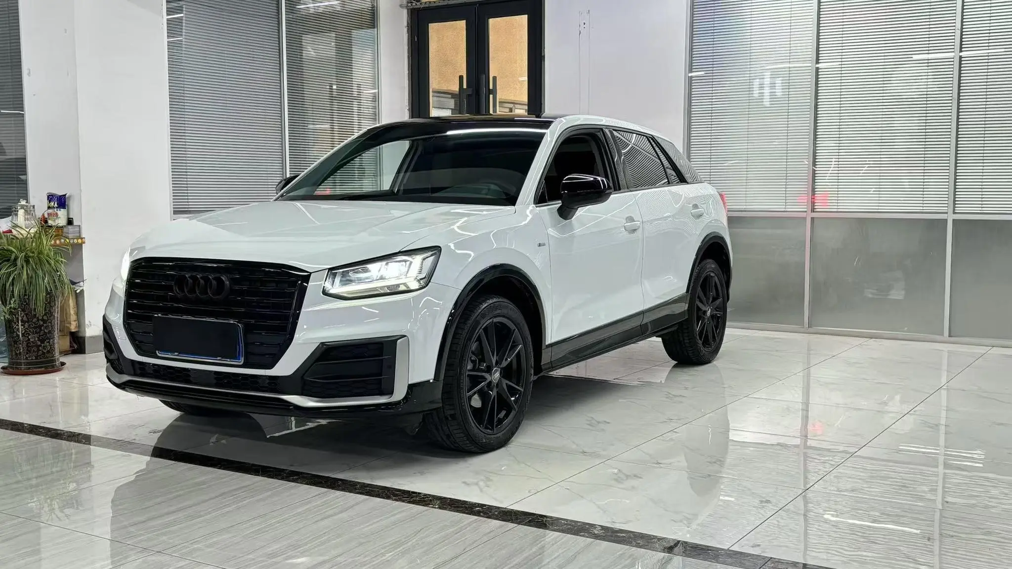 Audi Q2L