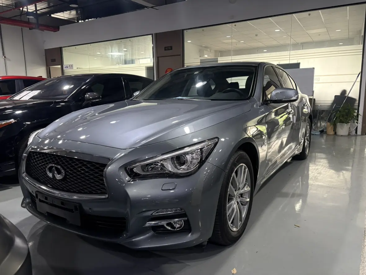 Infiniti Q50L